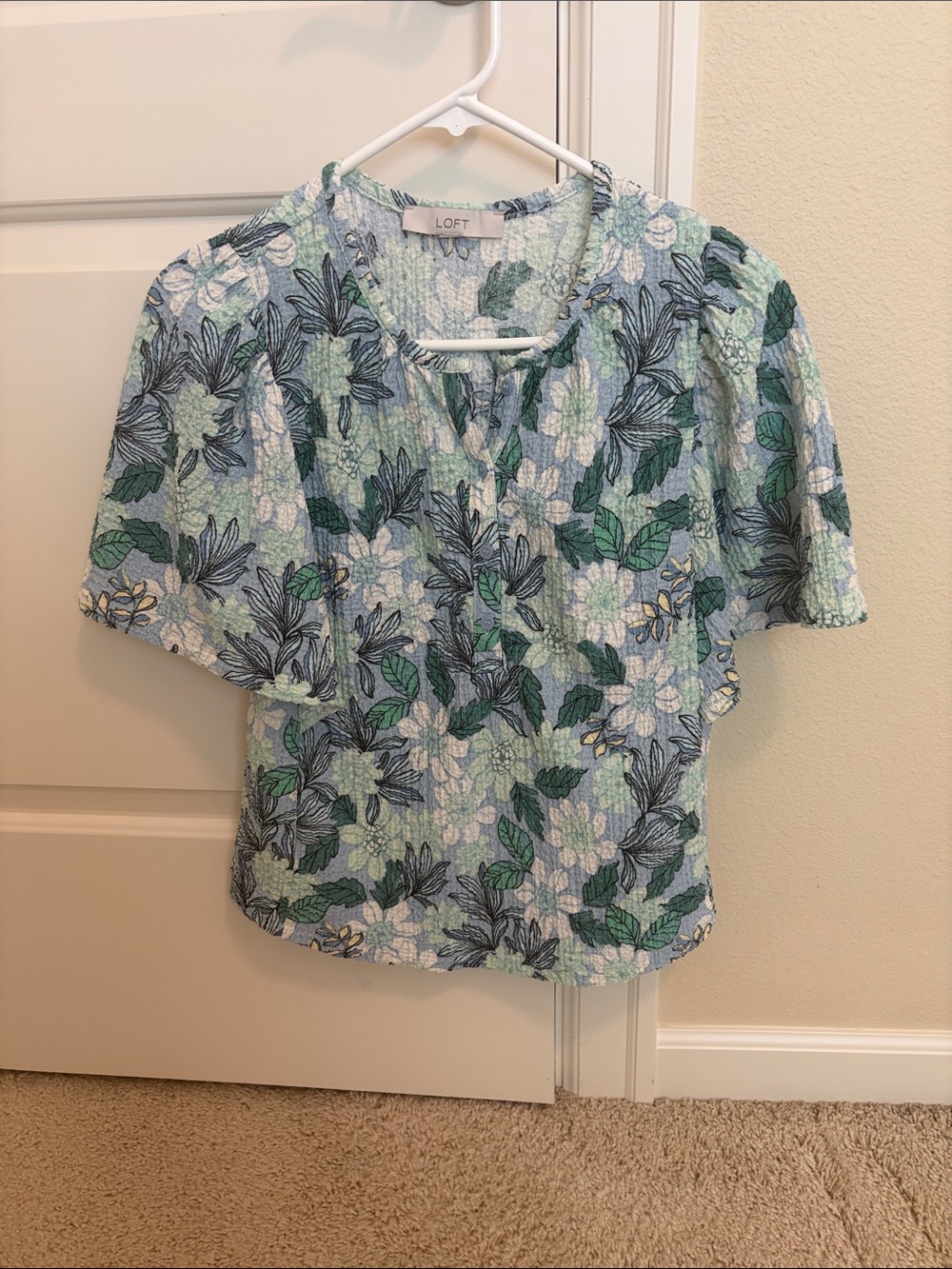 LOFT Blue-Green Floral Short Sleeve V-Neck Blouse